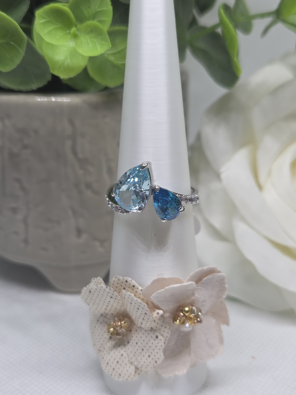 BP Elegant Double Teardrop Blue Crystal Ring